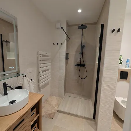 Luxury Next To Beaches And Old Town 아파트